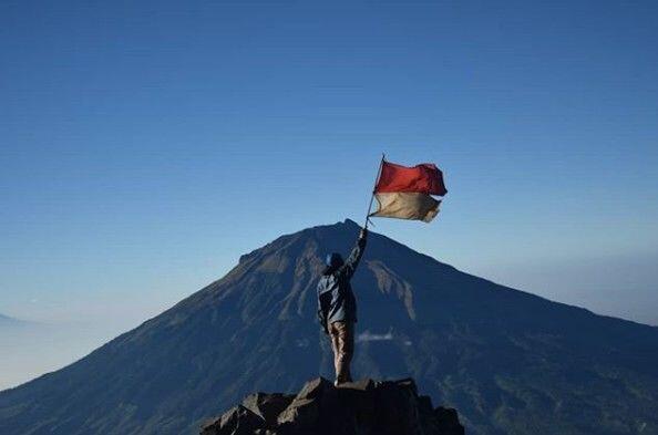 18 Gunung Paling Indah di Pulau Jawa, bak Kepingan Surga Dunia