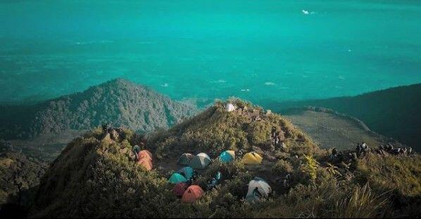 18 Gunung Paling Indah di Pulau Jawa, bak Kepingan Surga Dunia