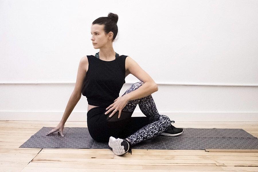 Dengan Mencoba 5 Pose Yoga Ini, Dijamin Tidurmu Akan Selelap Bayi!