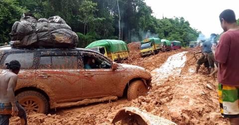 Ketika Mobil Fortuner Jadi Angkot di Tanah Papua