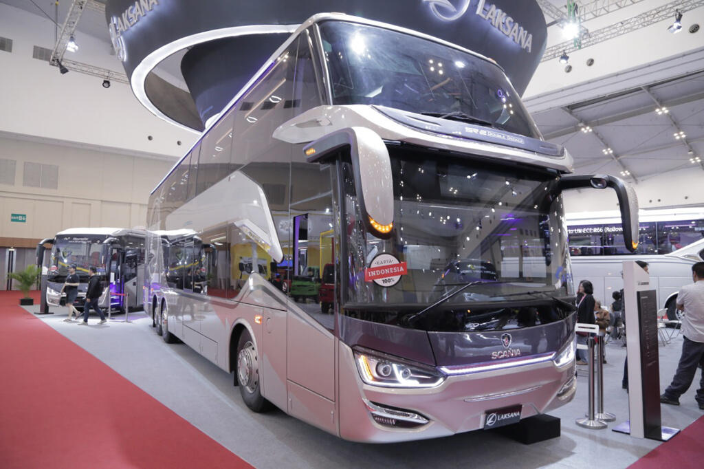 Bus Double Decker dengan Fasilitas Mirip Garuda Indonesia