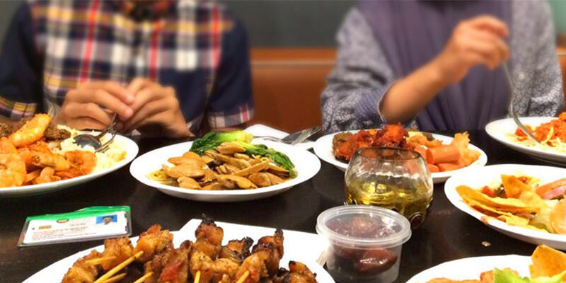Ini Dia Makanan dan Minuman yang Sebaiknya Tidak Dikonsumsi Pada Saat Berbuka