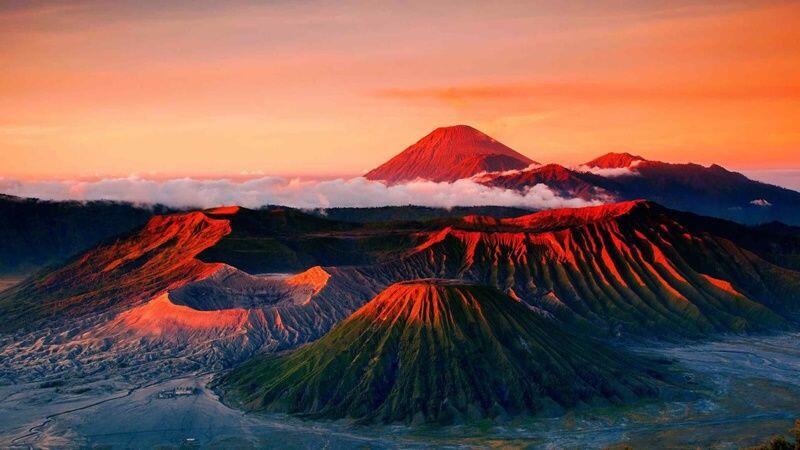 Gak Cuma Dieng, Ini 4 Fakta tentang Fenomena Es di Bromo