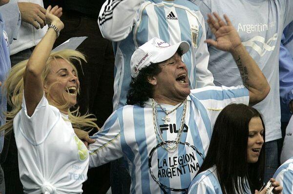 Diego Maradona Gugat Mantan Istrinya Soal Pembelian Aset