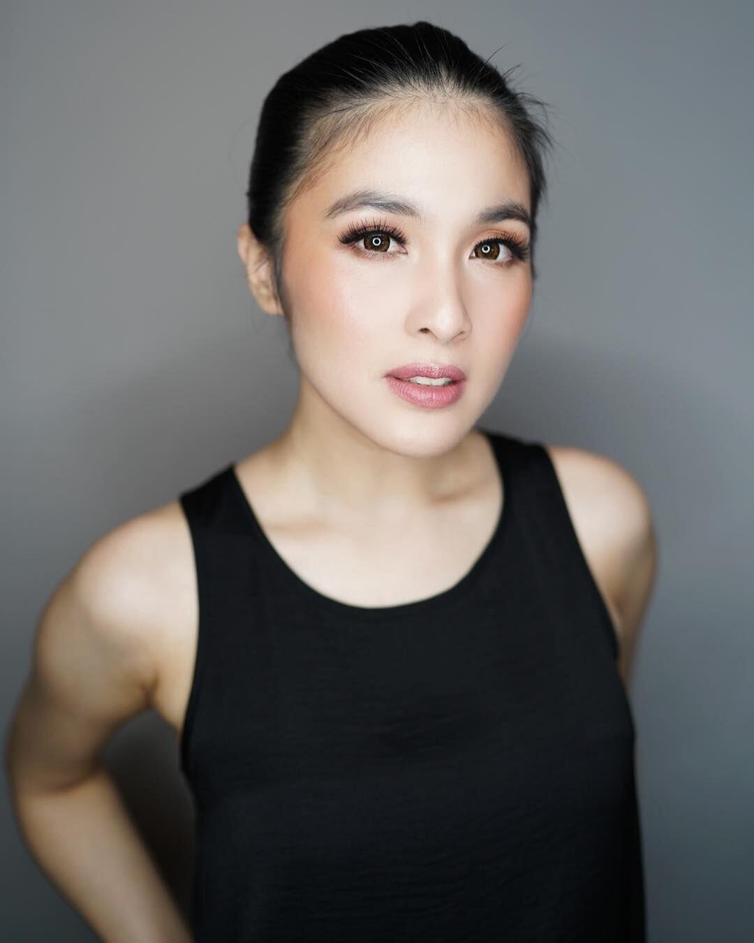 Ulang Tahun ke-35, Inilah 10 Transformasi Sandra Dewi dari Imut-imut