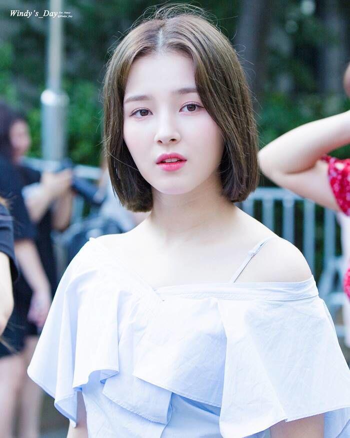 Biar Gayamu Makin Hits, Yuk Contek 5 Style Rambut ala Nancy Momoland!