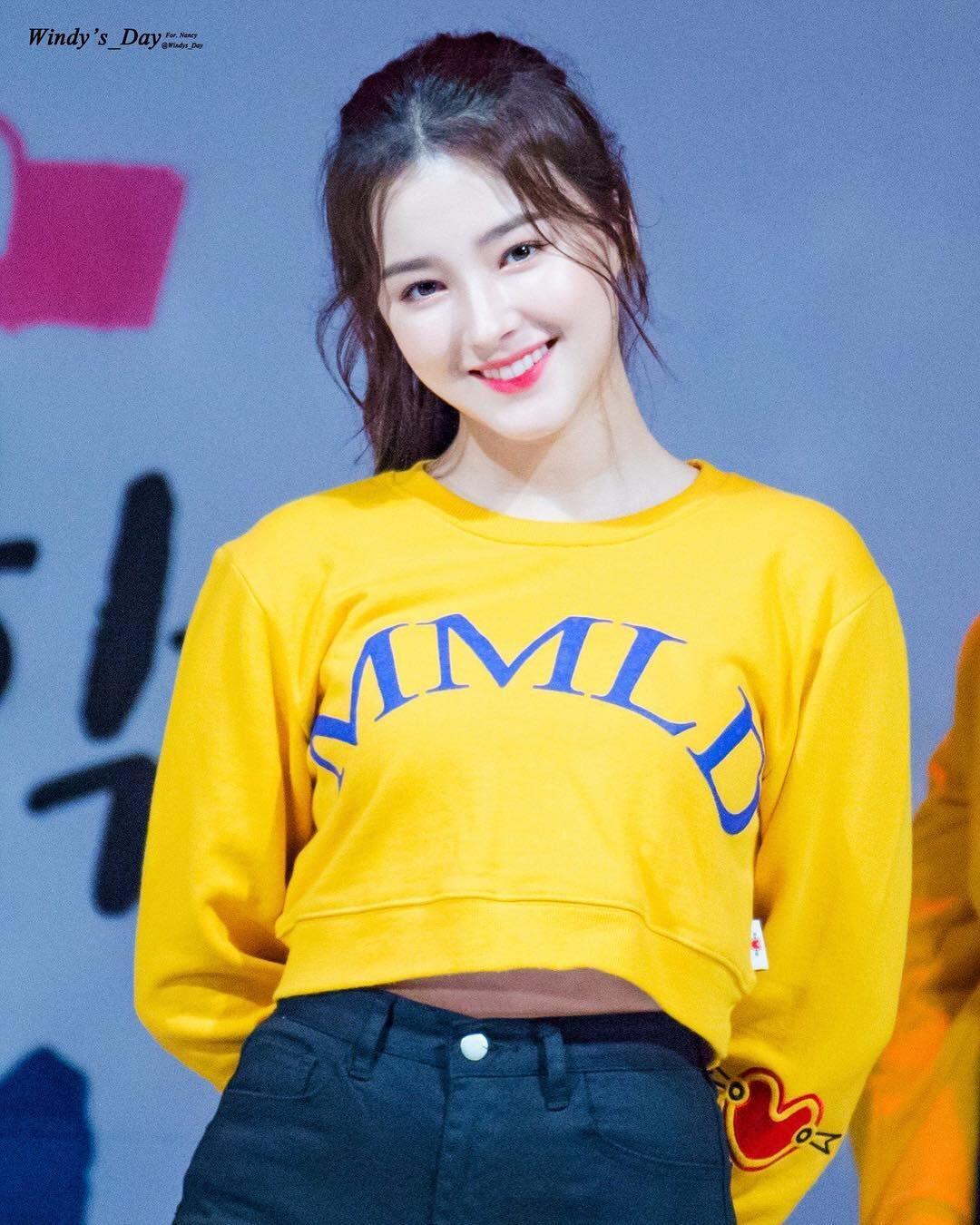 Biar Gayamu Makin Hits, Yuk Contek 5 Style Rambut ala Nancy Momoland!