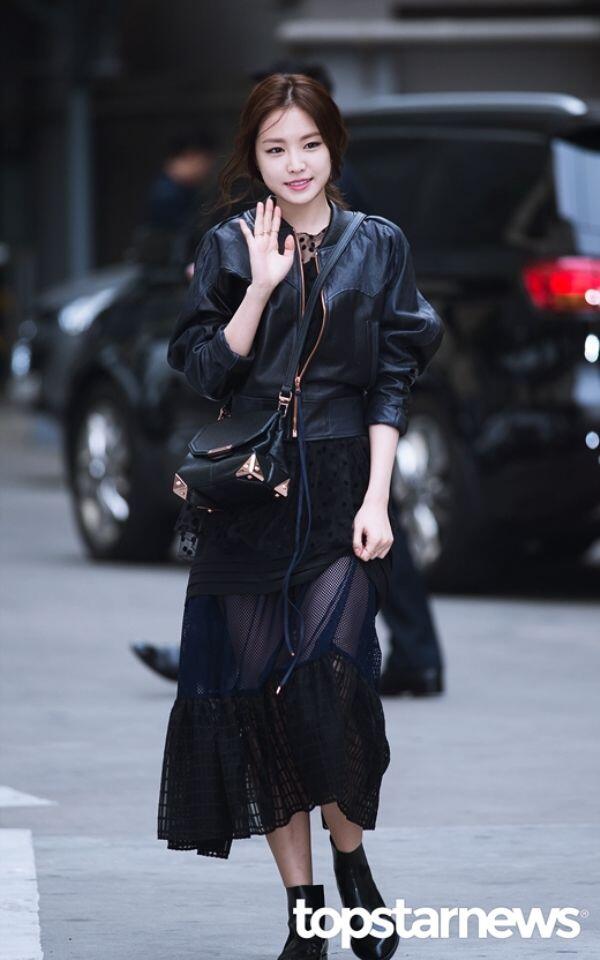 Mix and Match Leather Jacket ala Idol KPop, Boyish!