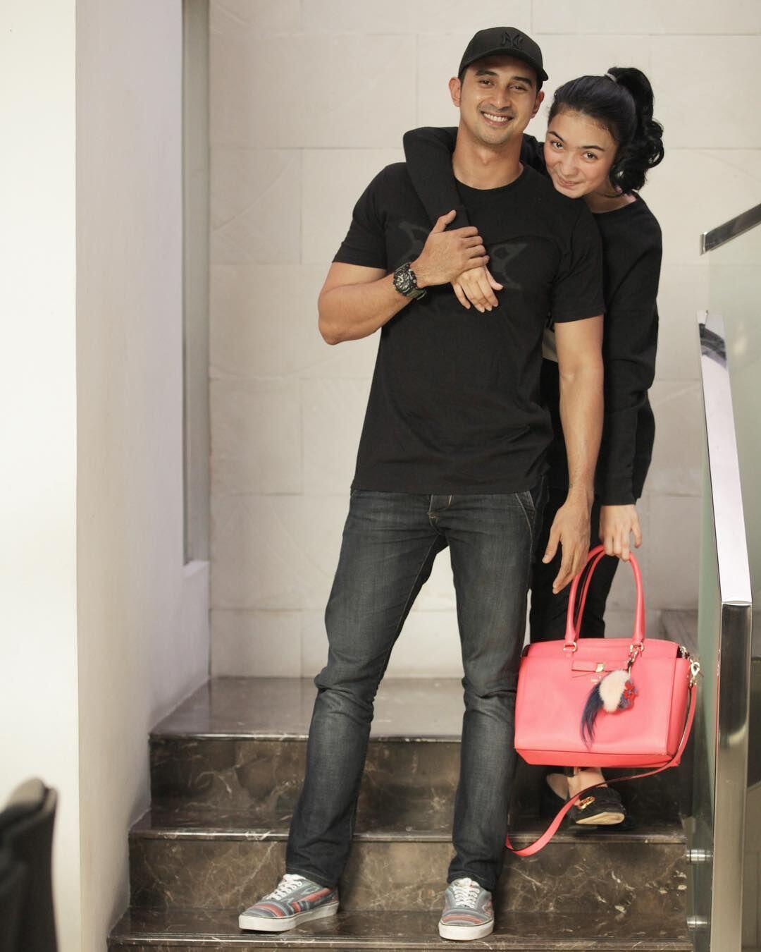 10 Potret Mesra Ali Syakieb & Citra Kirana Makin Nempel Kayak Perangko