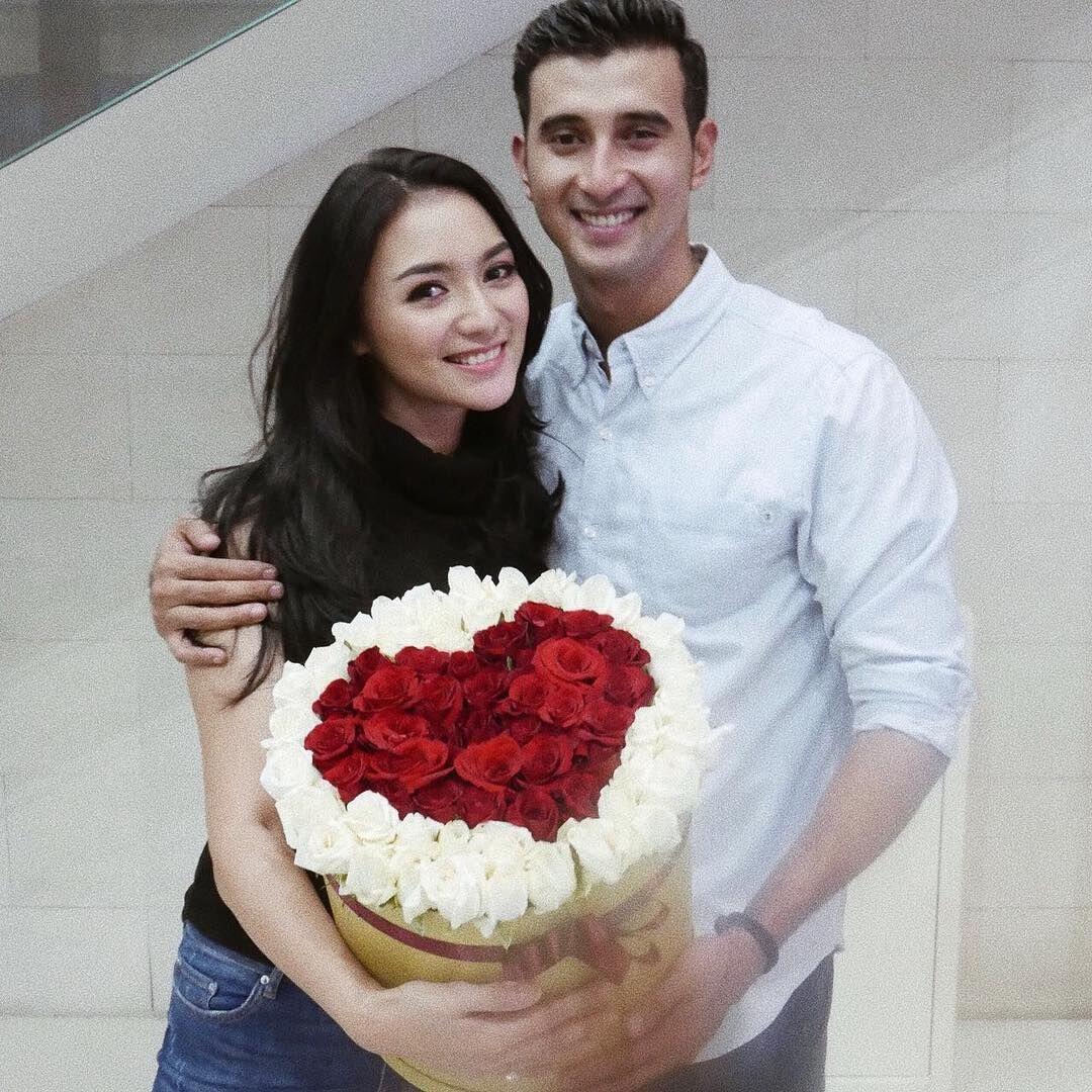 10 Potret Mesra Ali Syakieb & Citra Kirana Makin Nempel Kayak Perangko
