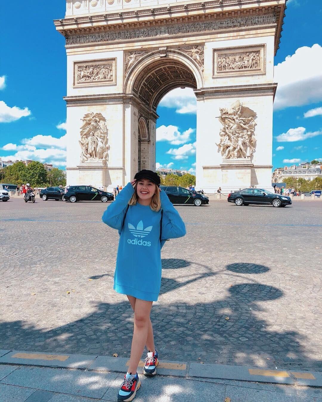 10 Gaya OOTD ala Beby Tsabina, Stylish Banget!