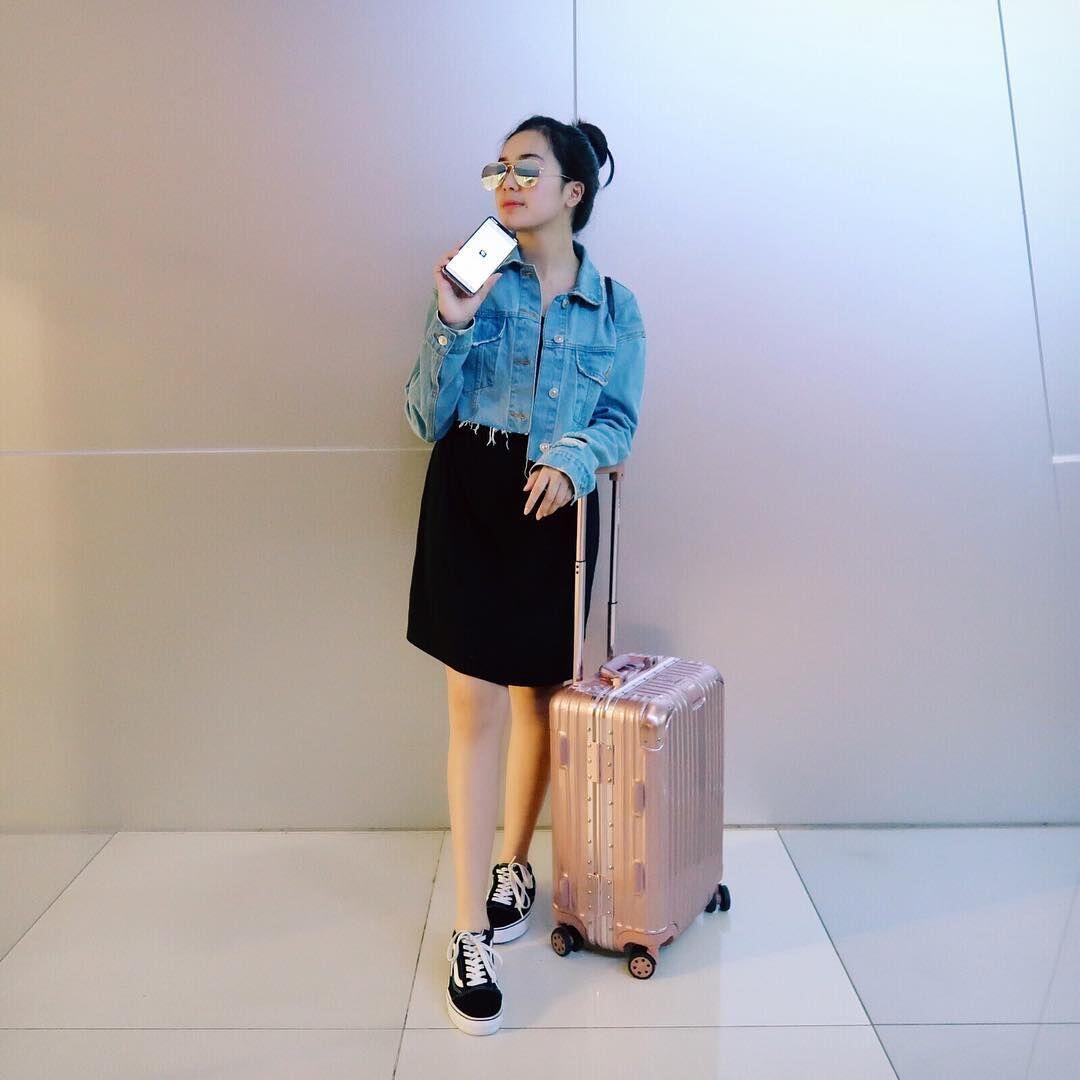 10 Gaya OOTD ala Beby Tsabina, Stylish Banget!