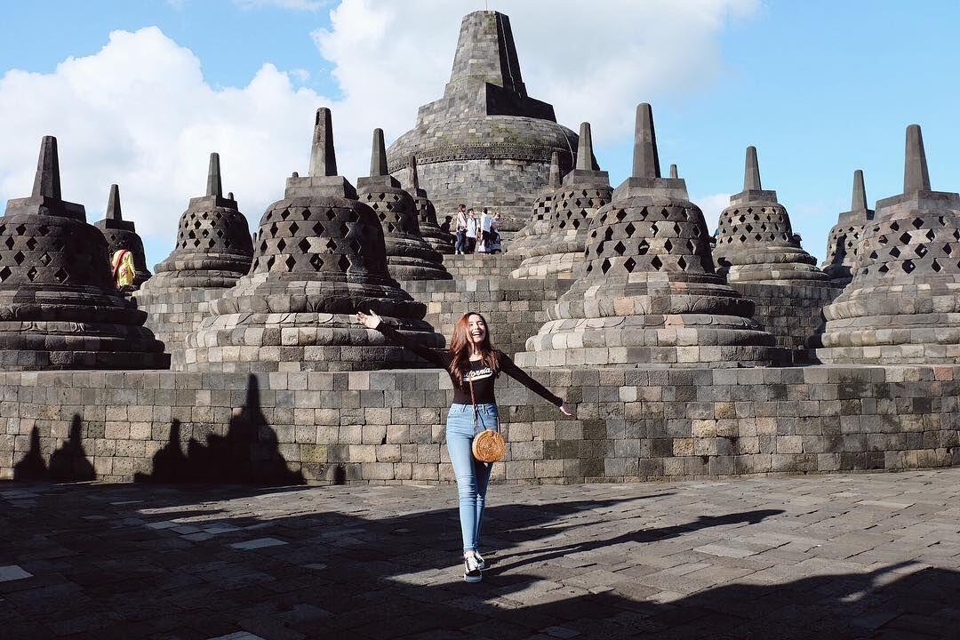 10 Gaya OOTD ala Beby Tsabina, Stylish Banget!