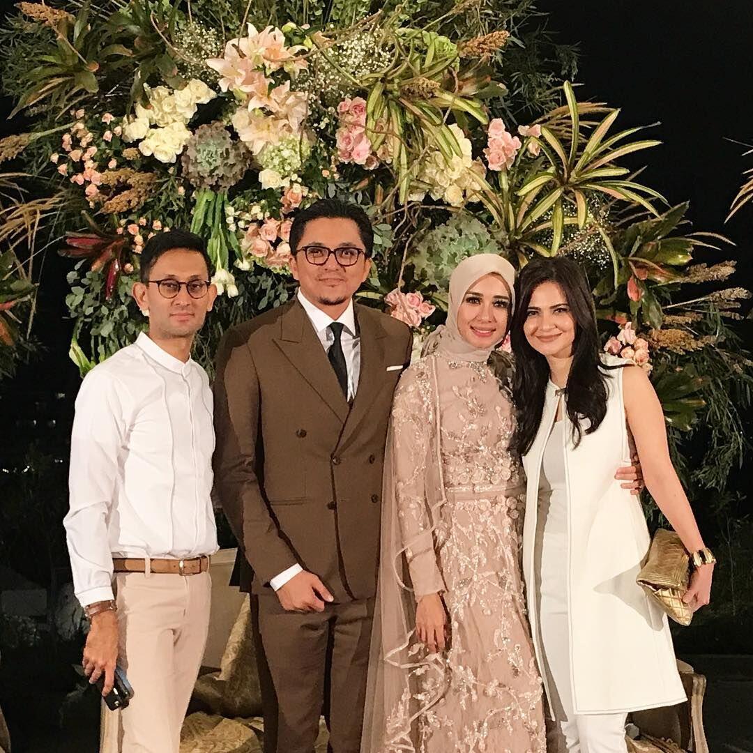 10 Potret Terbaru Cut Tari yang Selalu Awet Muda bak ABG, Hits Abis!