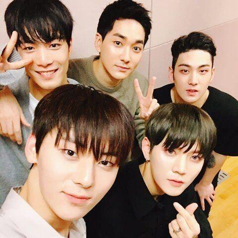 Genap Berusia 23 Tahun, Begini Potret Hwang Minhyun Wanna One