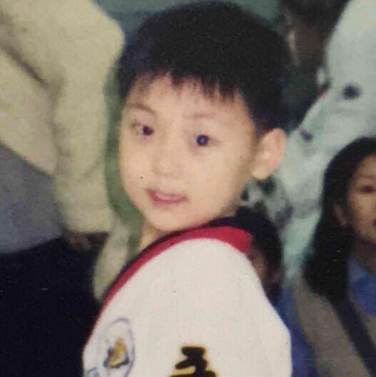 Genap Berusia 23 Tahun, Begini Potret Hwang Minhyun Wanna One
