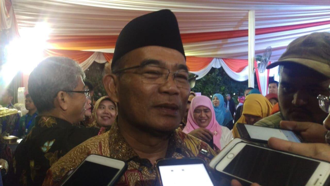 Mendikbud Minta Siswa Lombok Tetap Sekolah, Ini Solusinya
