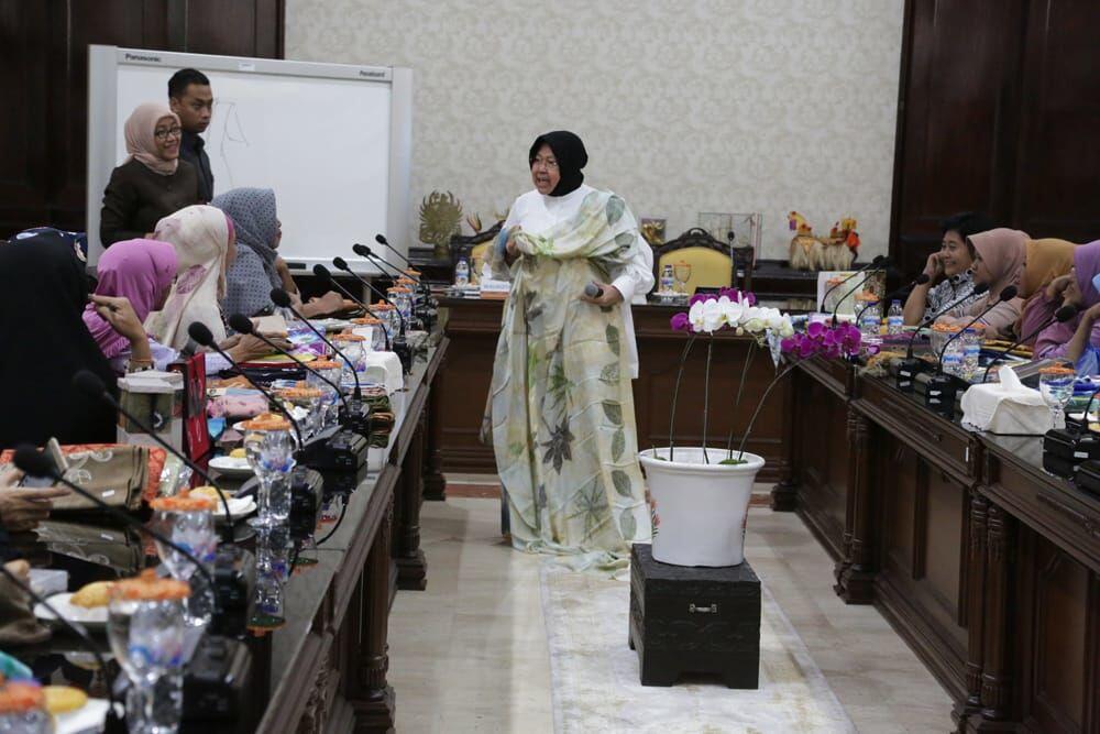 Risma Siap Terima Kembali SMA dalam Pengelolaan Pemkot
