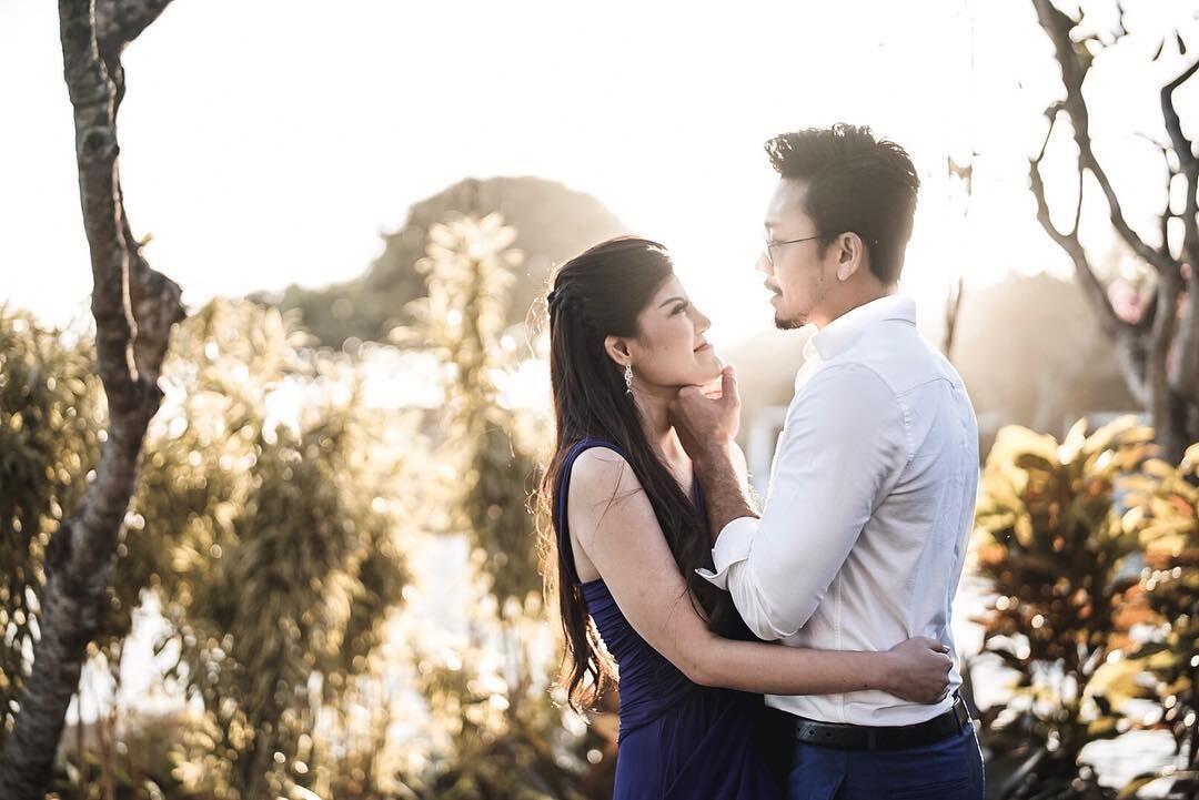 Resmi Lamaran, 10 Bocoran Pre Wedding Denny Sumargo dan Dita Soedarjo