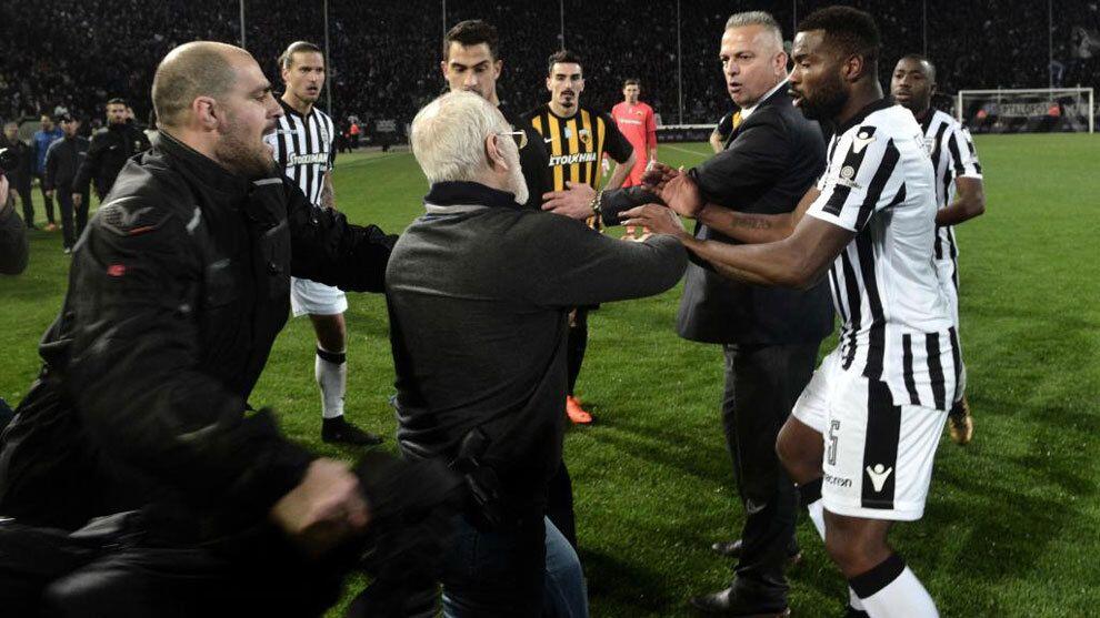Suporter Klub Yunani Serang Jurnalis saat Pertandingan Liga Champions