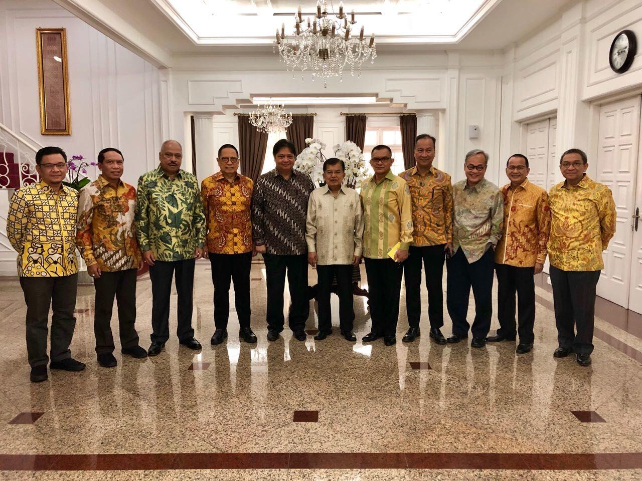 Rombongan Golkar Sambangi Kediaman Rumah Jusuf Kalla, Bahas Pilpres?