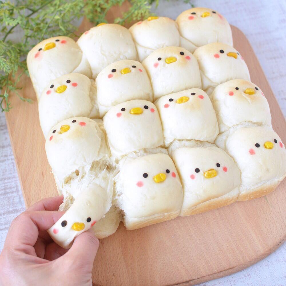10 Roti Bentuk Animasi yang Lagi Hits, Rela Beli Gak Tega Makan!