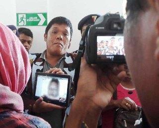 Keluarga Tunjukkan Bukti Foto Kekerasan yang Diderita Deli Cinta Sihombing