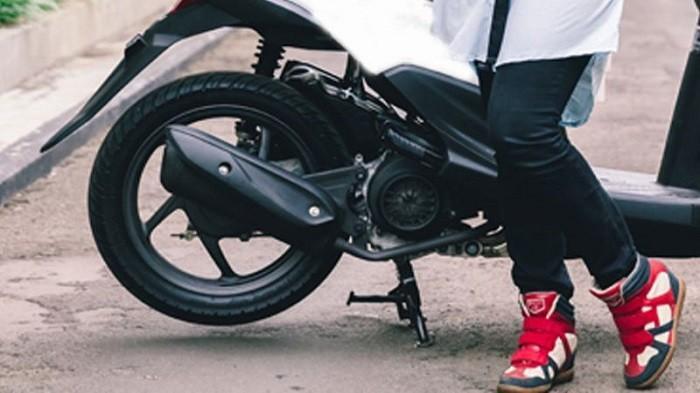Pentingkah Standar Tengah Motor ?