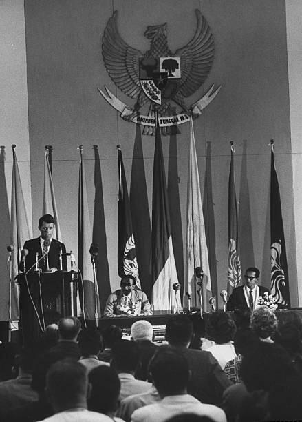 Robert F. Kennedy pernah berkunjung ke Indonesia, lihat foto-fotonya!