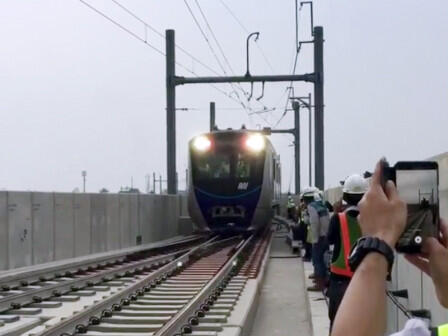 Kereta Pertama MRT Jakarta Diuji Coba