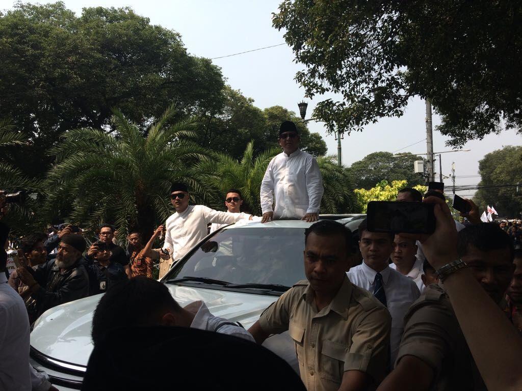 Lagu #2019GantiPresiden Iringi Pendaftaran Prabowo-Sandi