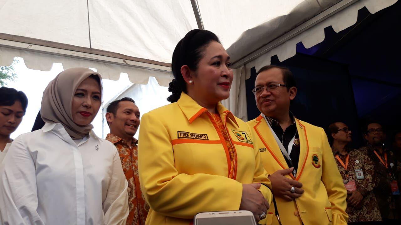 Lagu #2019GantiPresiden Iringi Pendaftaran Prabowo-Sandi