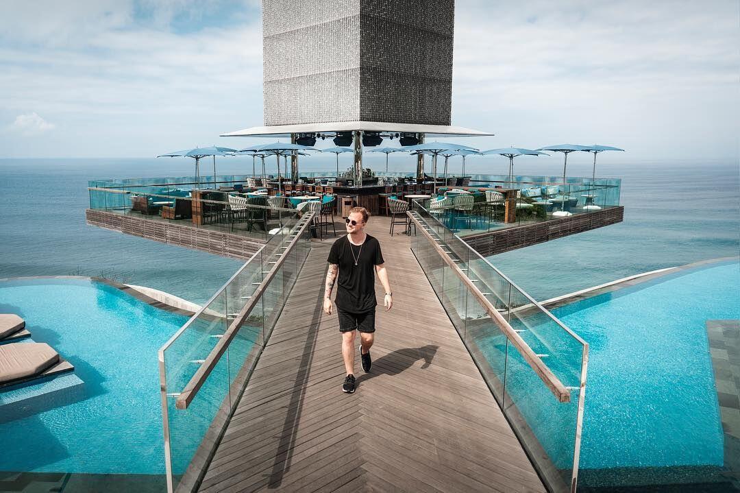 5 Beach Club di Bali, Cocok Buat Kamu yang Punya Hobi Bersantai