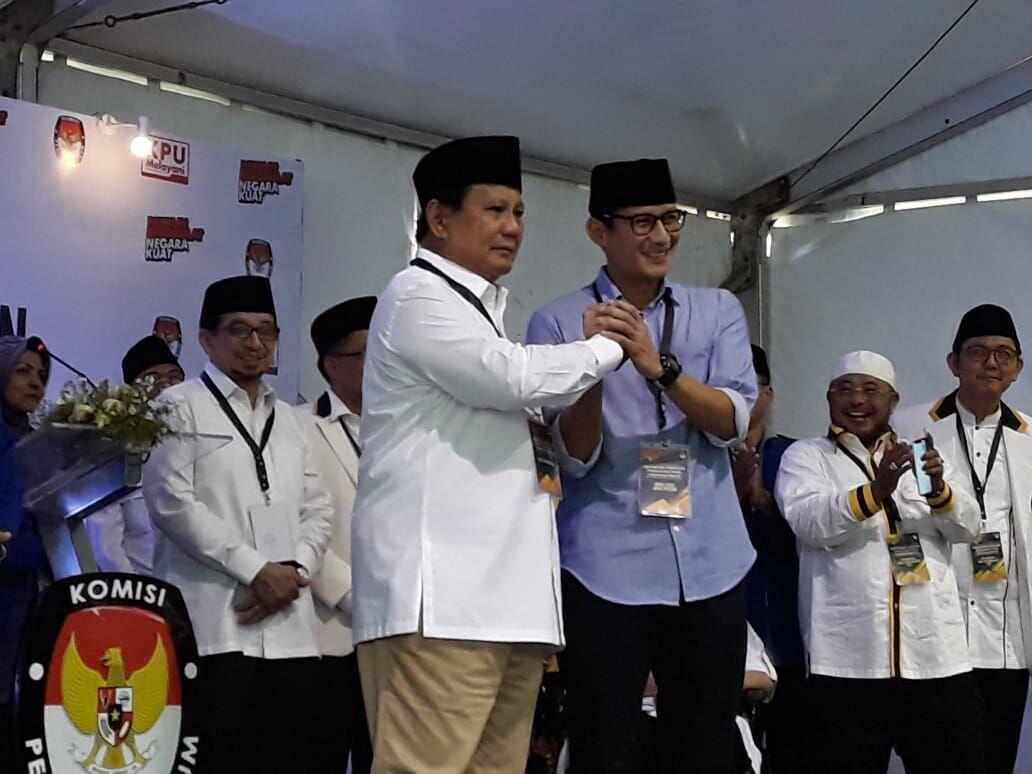 Usai Daftar Capres, Prabowo Orasi Kemiskinan di Depan KPU