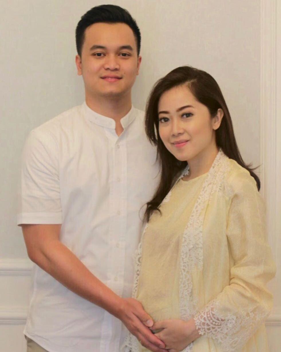 Hamil, 10 Kemesraan Karina Salim dan Suami yang Jarang Diekspos
