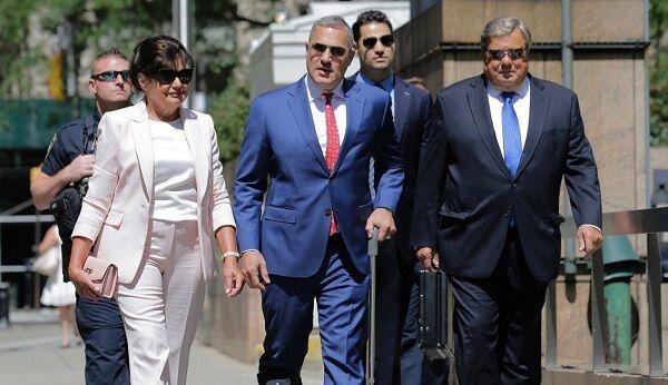 Mertua Donald Trump Resmi Menjadi Warga Negara Amerika Serikat