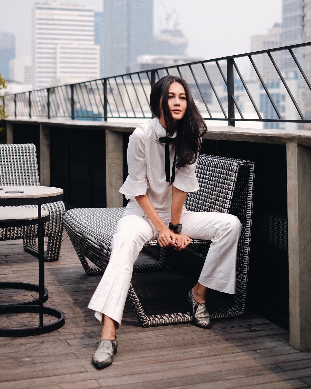 Dipinang Baim Wong, Ini 10 Inspirasi Gaya Stylish ala Paula Verhoeven