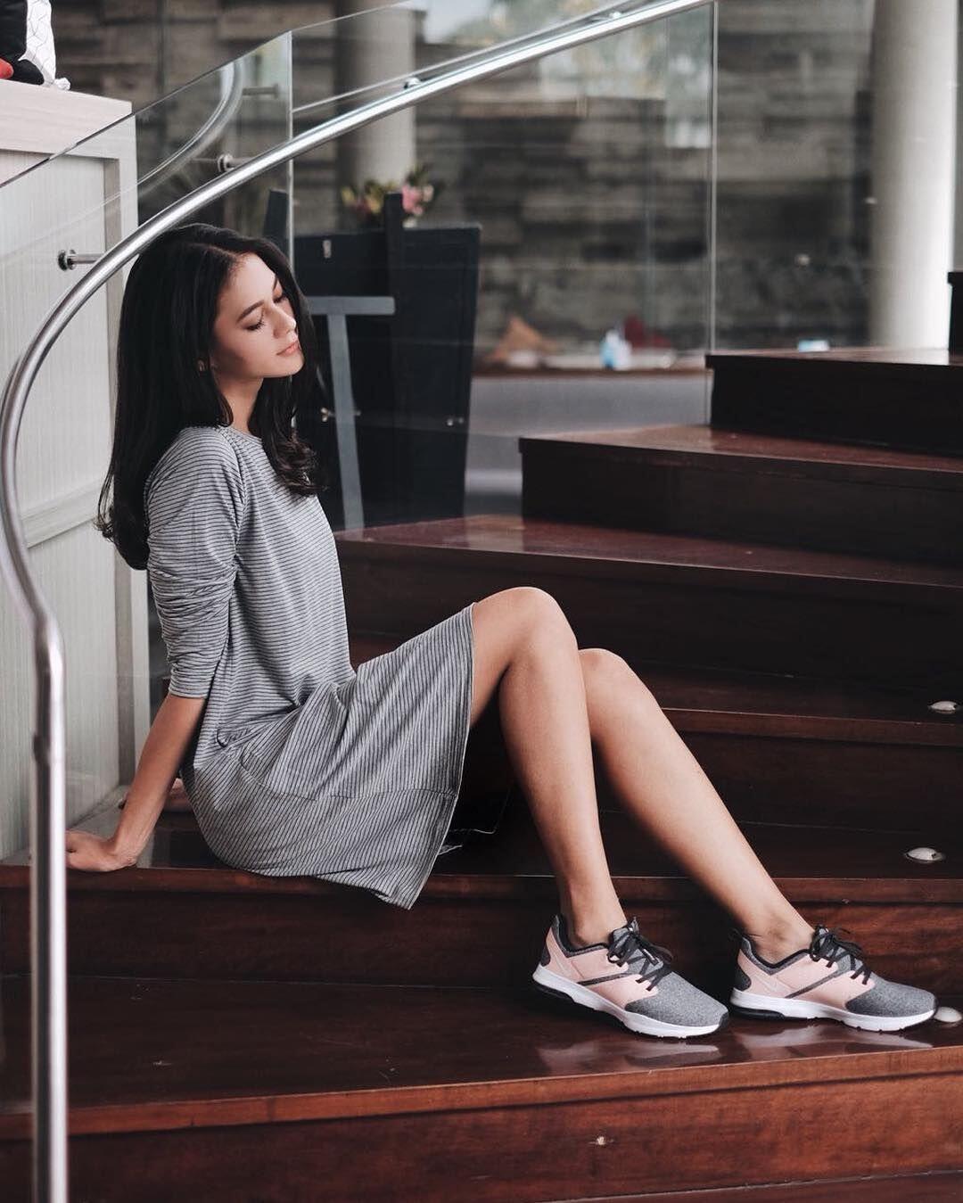 Dipinang Baim Wong, Ini 10 Inspirasi Gaya Stylish ala Paula Verhoeven