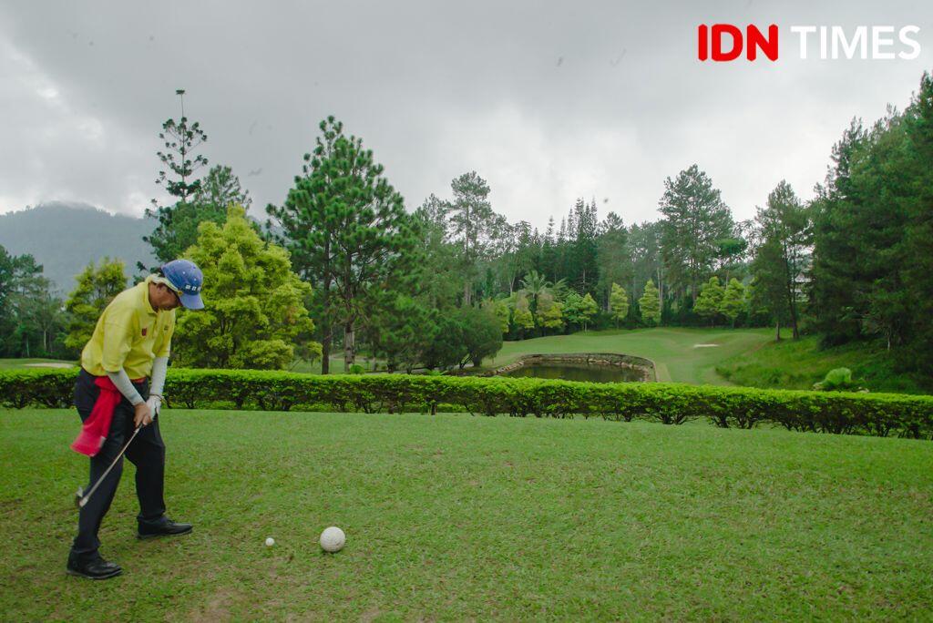 13 Potret Kecantikan Awana Golf Course, Refreshing ala Millenials Hits