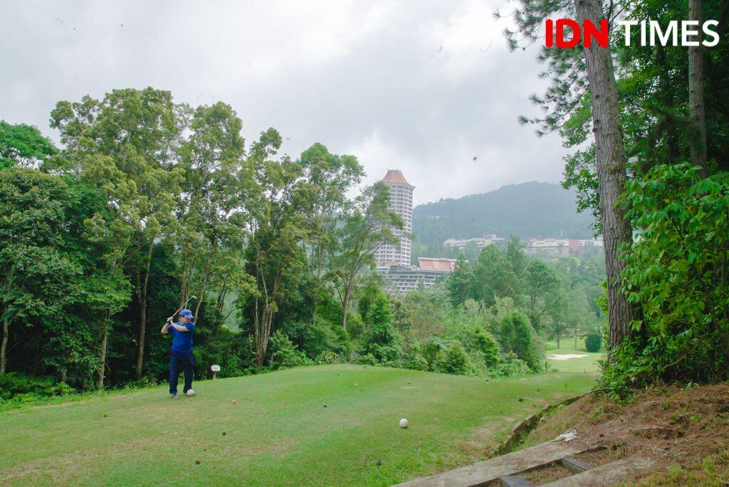 13 Potret Kecantikan Awana Golf Course, Refreshing ala Millenials Hits