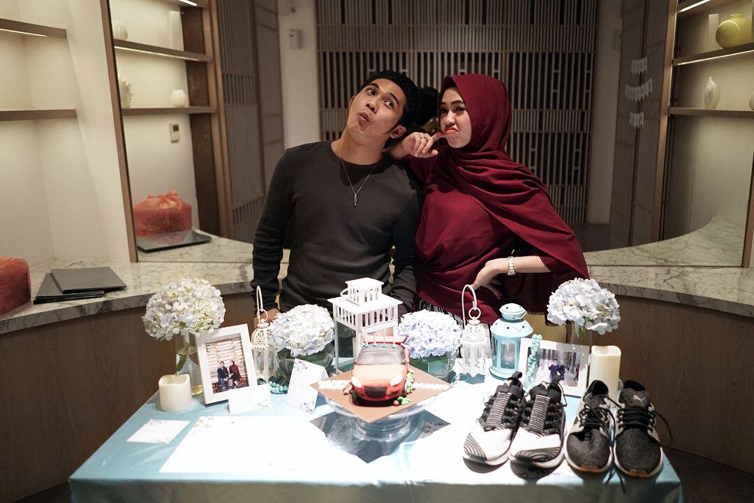Punya Followers 3,4 Juta, Ini 10 Gaya Keren Selebgram Alfy Saga