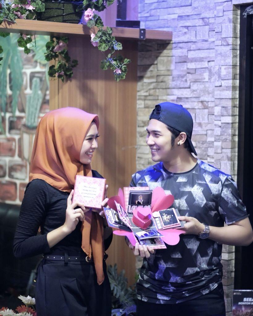 Punya Followers 3,4 Juta, Ini 10 Gaya Keren Selebgram Alfy Saga