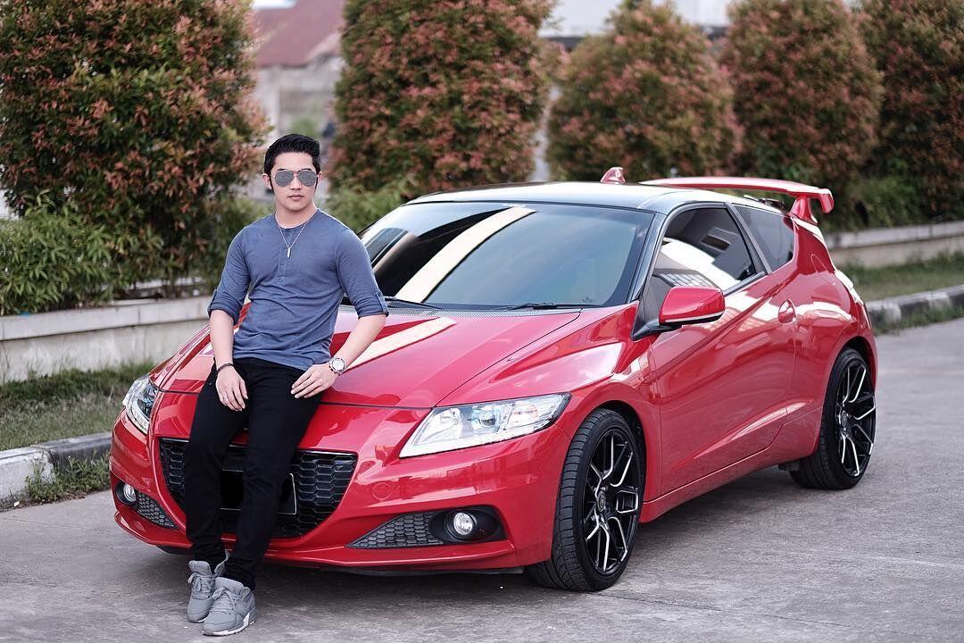Punya Followers 3,4 Juta, Ini 10 Gaya Keren Selebgram Alfy Saga