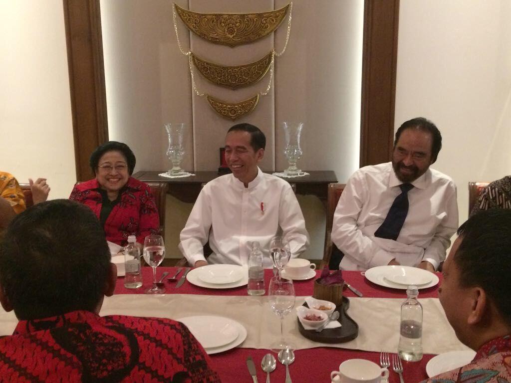 Jokowi Tiba di KPU untuk Mendaftar Sebagai Capres