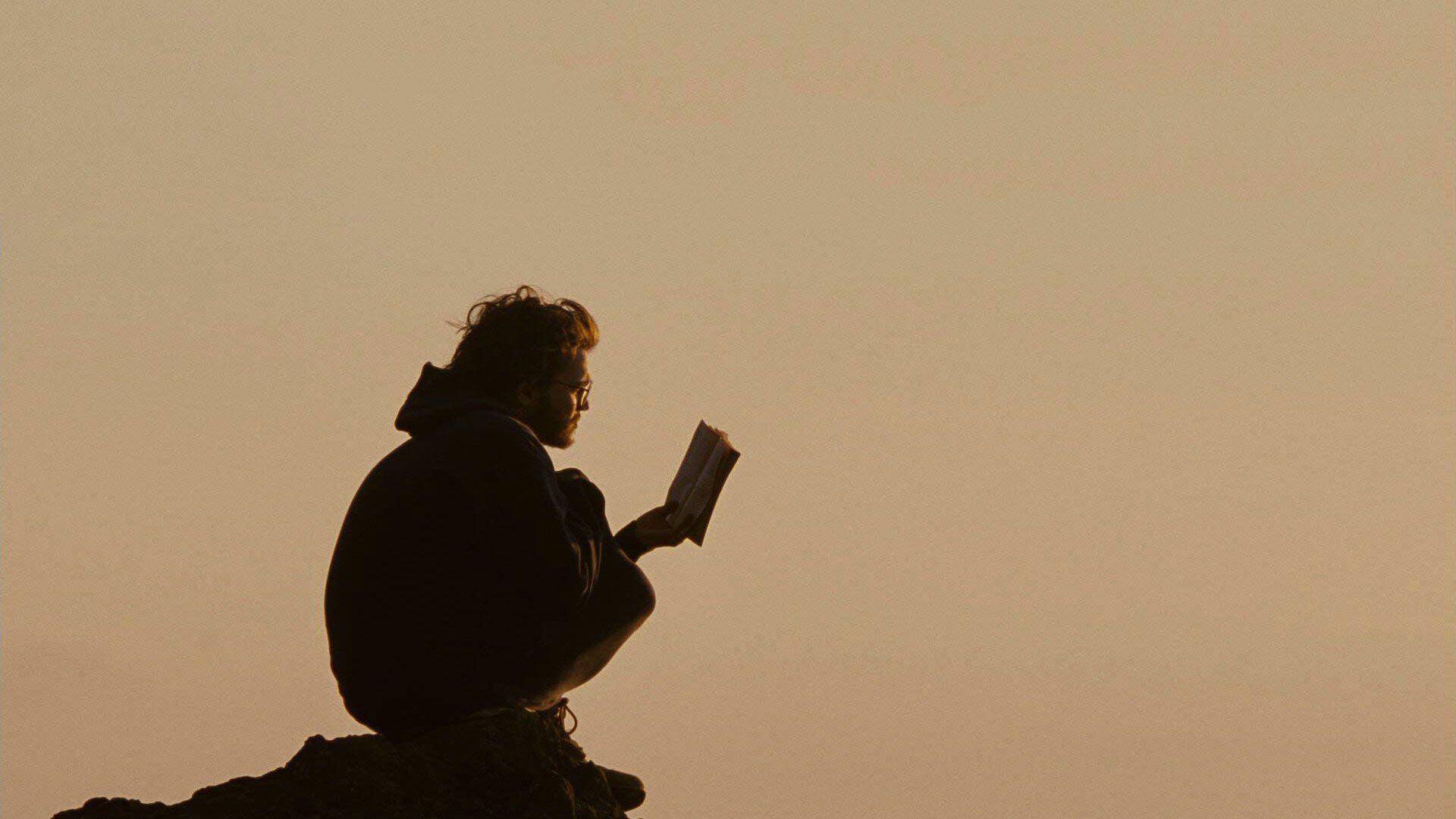 Membuka Wawasan, Ini 5 Alasan Pentingnya Membaca Buku Biografi