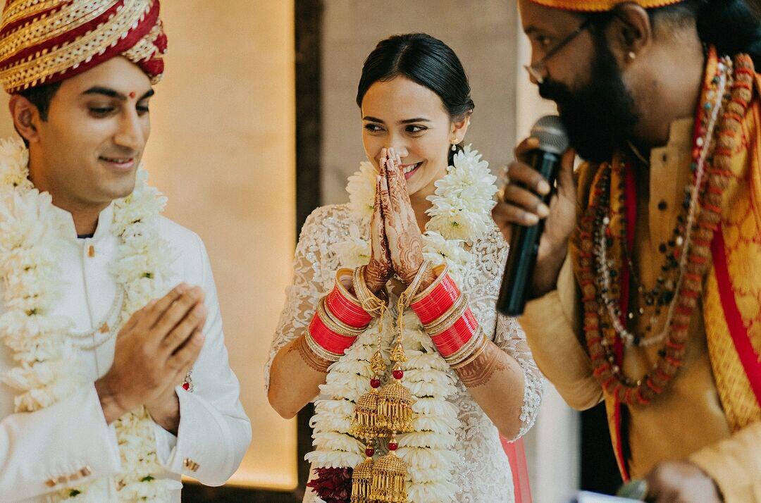 Bak Film India, Ini 10 Momen Manis Pernikahan Artis Nadine Alexandra