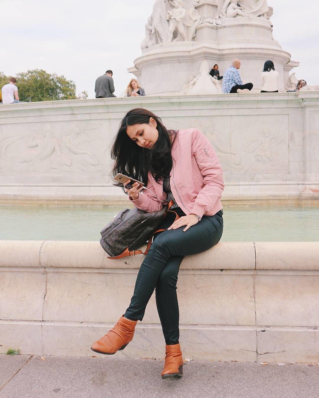 10 Ide Outfit ala Talita Bachtiar, Adik Ipar Tasya yang Hobi Traveling