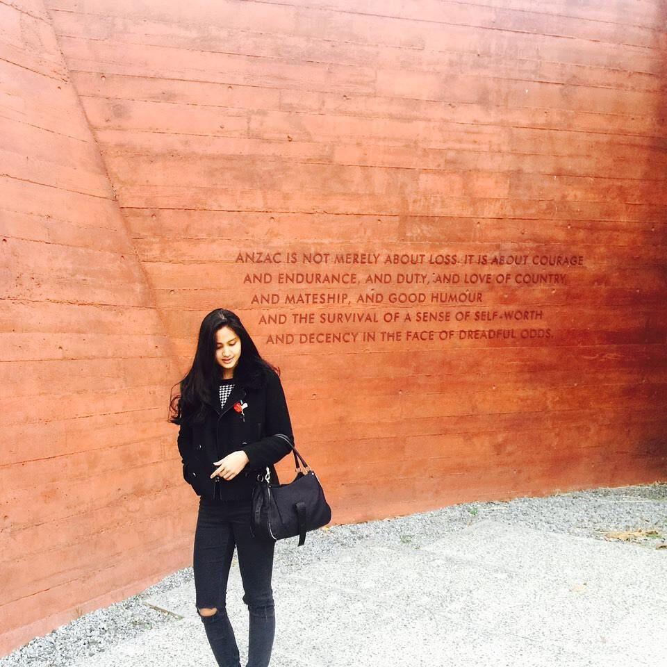 10 Ide Outfit ala Talita Bachtiar, Adik Ipar Tasya yang Hobi Traveling