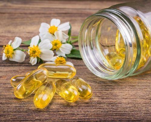 Tidak Hanya Skin Care, 6 Suplemen Ini Juga Bisa Bantu Atasi Jerawat