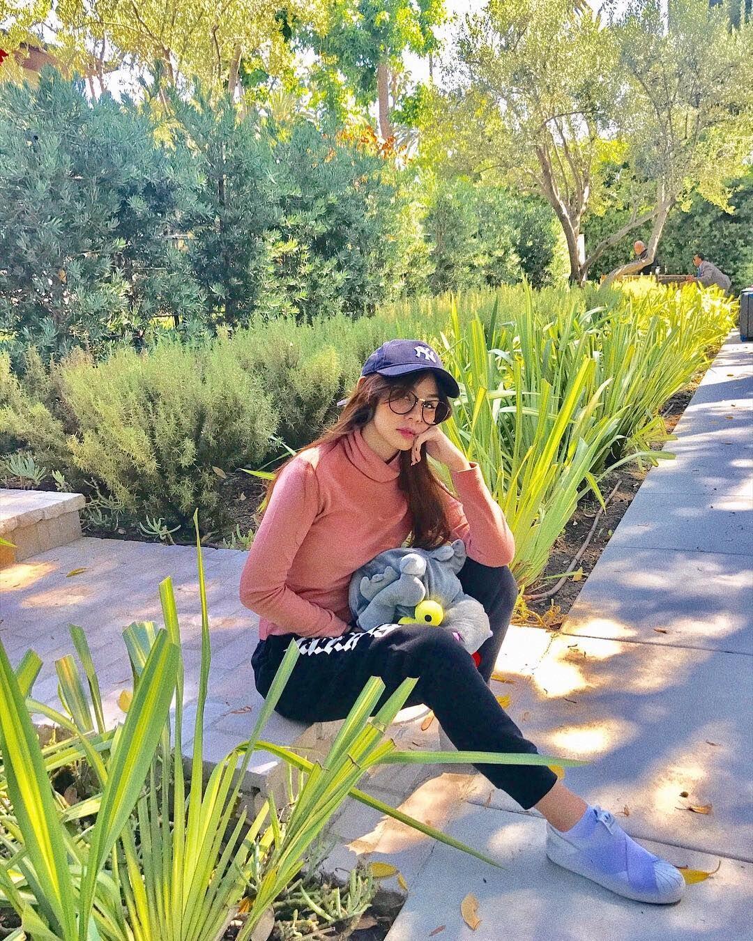 10 Gaya OOTD ala Vanesha Prescilla, Keren Abis!
